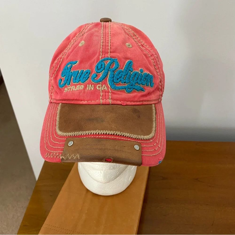 True Religion VTG The Buddha Red and Leather Distressed Hat Y2K Red Blue RARE‎